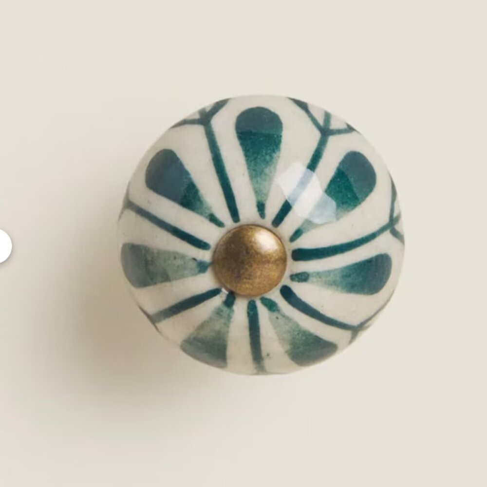 2x Ceramic dark green and White Decorative Knobs